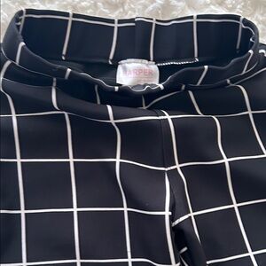 Harper Black and White Grid Leggings size Sm